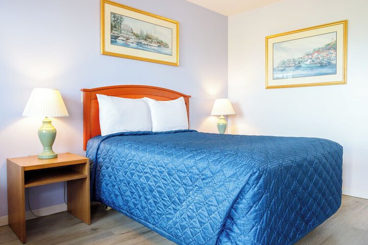Room 8 of 25