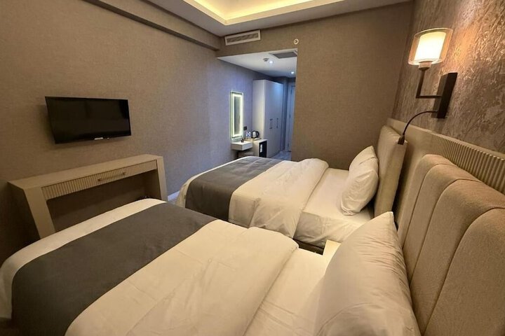 Room 6 of 36