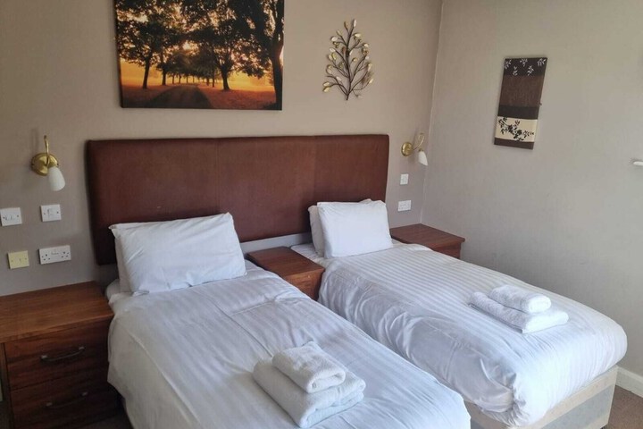 Room 5 of 34