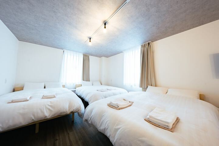 Room 25 of 65