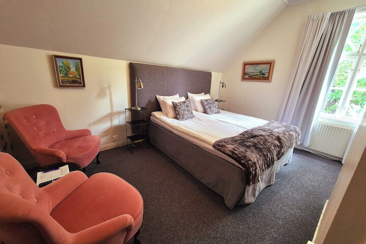 Room 40 of 72