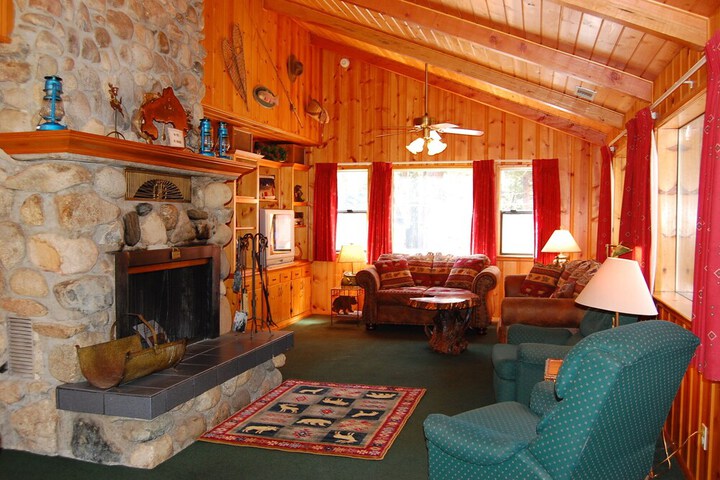 Deer Lodge in Yosemite National Park, CA