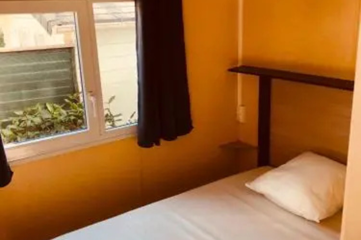 Room 4 of 6