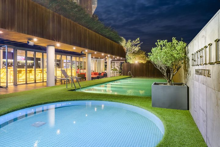 Pool 103 of 179