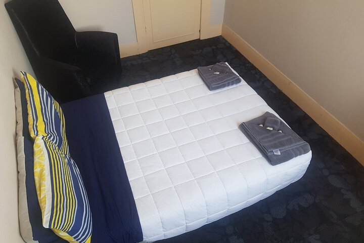 Room 11 of 27