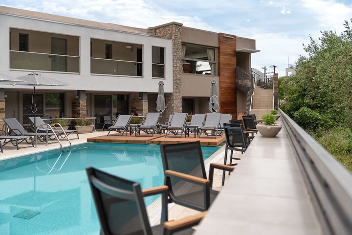 Pool 41 of 67