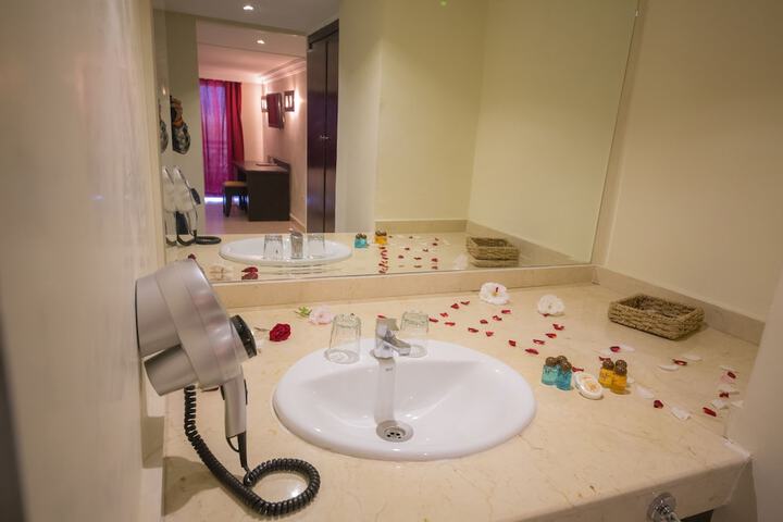 Room 10 of 49