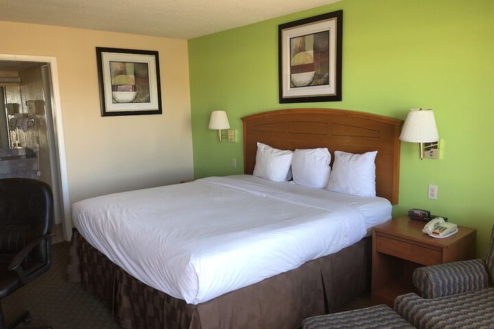 Room 6 of 26