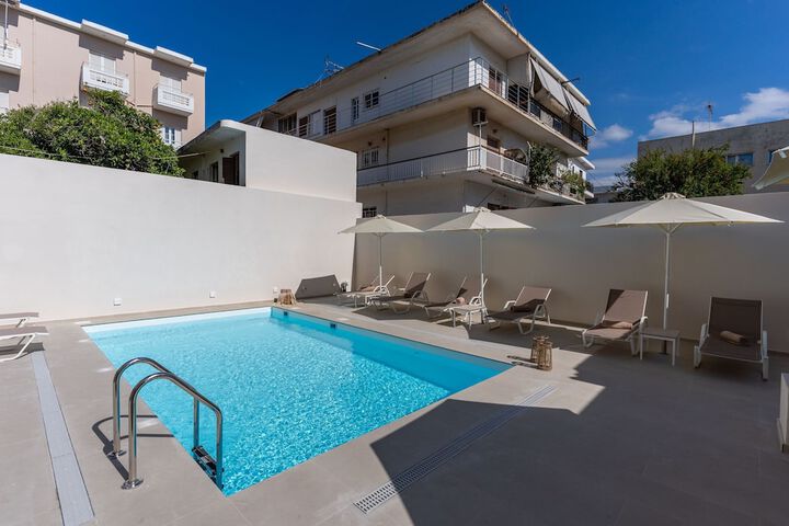 Pool 44 of 68