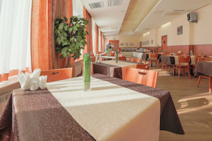 Dining 36 of 39