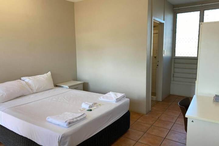 Room 3 of 38