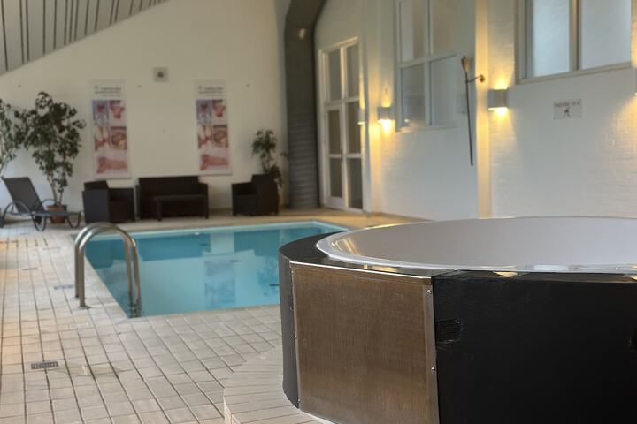 Pool 20 of 40