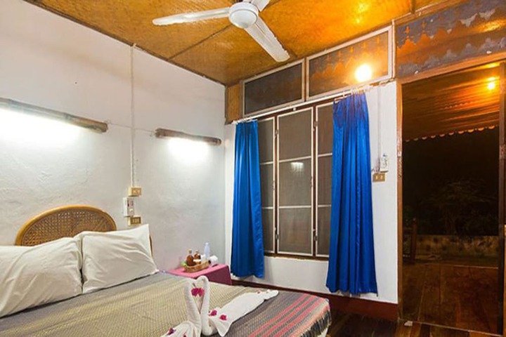 Room 3 of 52