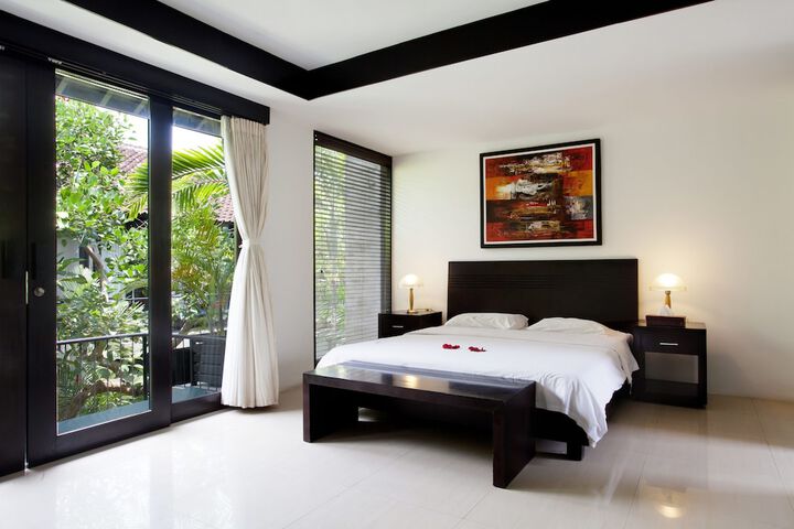 Room 3 of 28