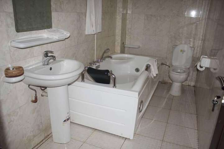 Room 11 of 29