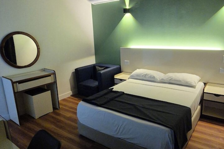 Room 8 of 54