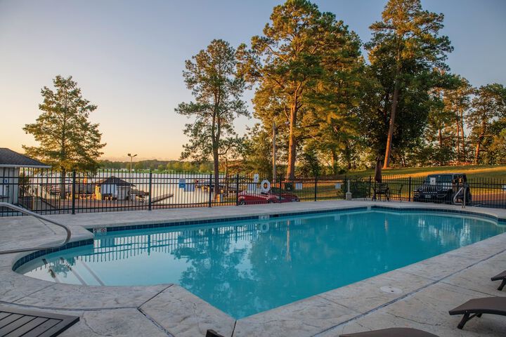 Pool 81 of 180