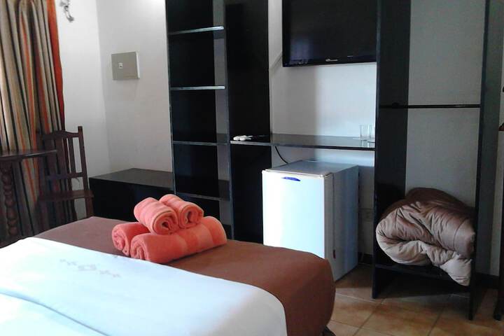 Room 3 of 25