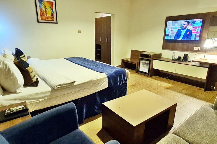 Room 28 of 51