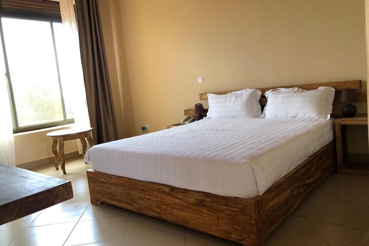 Room 16 of 32