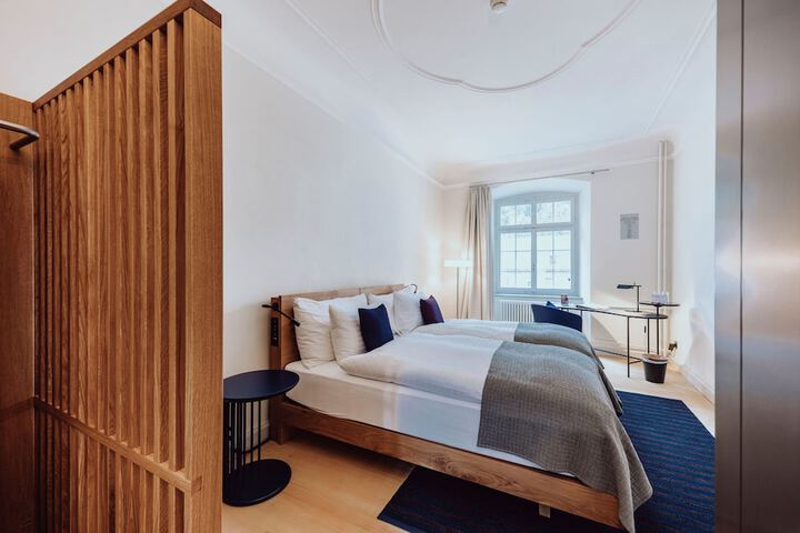 Room 9 of 60