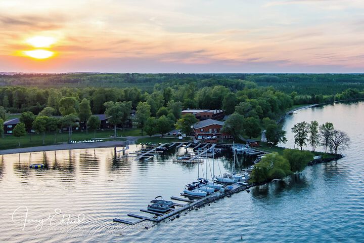 Horseshoe Bay Lodge in Walker, MN