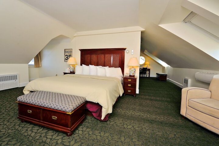 Room 10 of 46