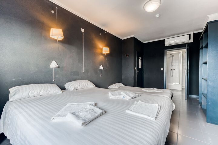Room 9 of 49