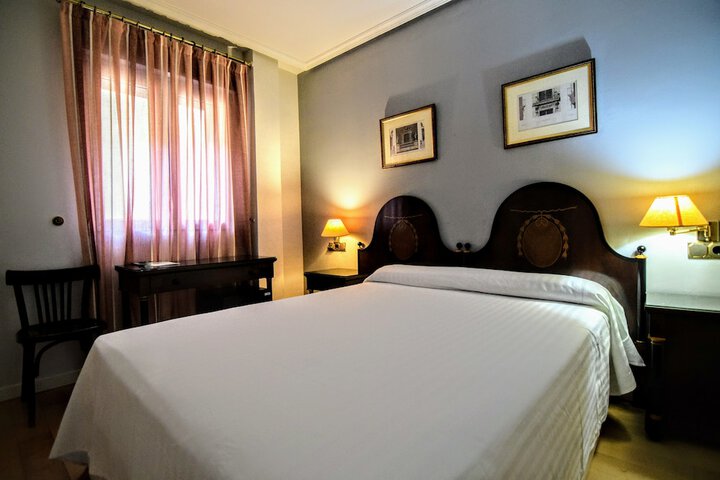 Room 17 of 80