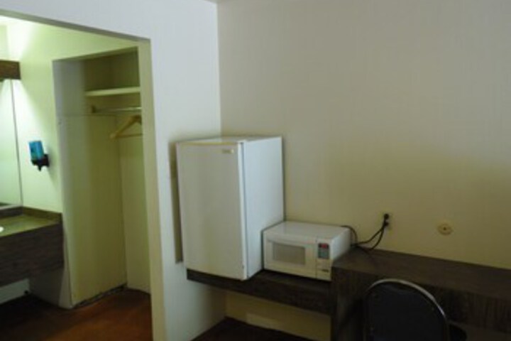 Room 22 of 28