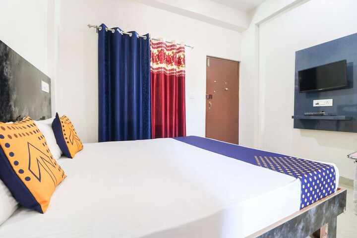 Room 9 of 29