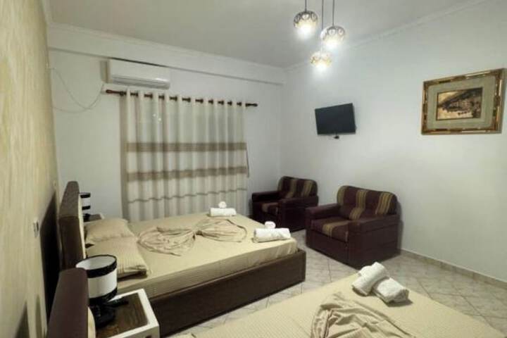 Room 8 of 35