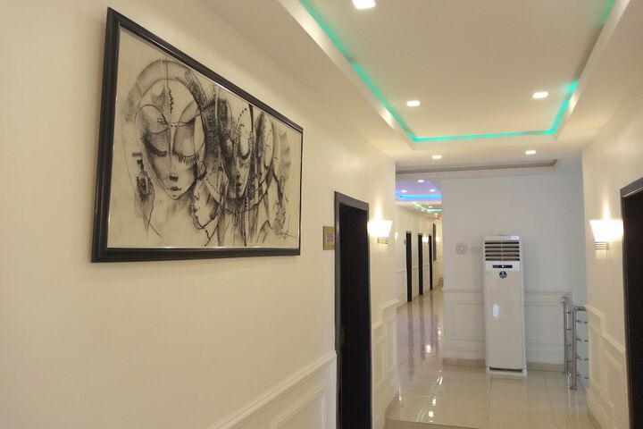 Ballroom/Hall 23 of 27