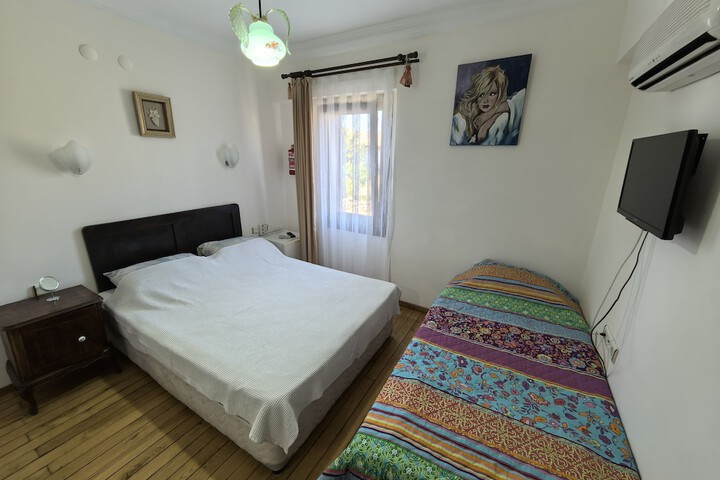 Room 47 of 92