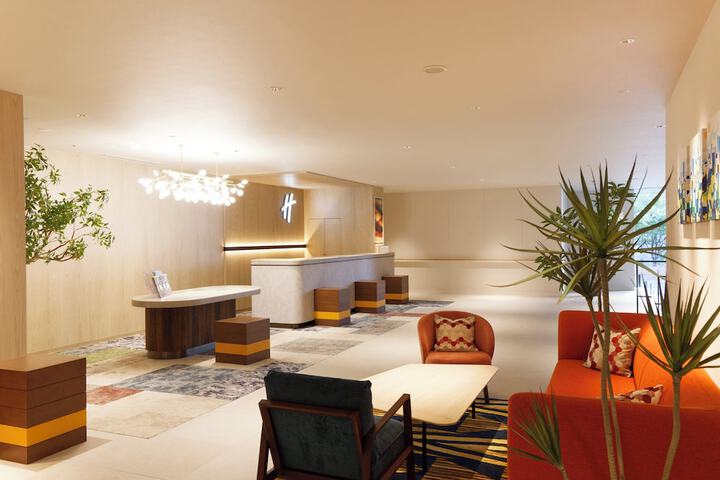Entrance & Lobby