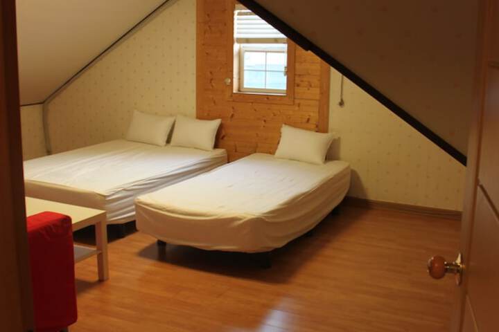 Room 15 of 47