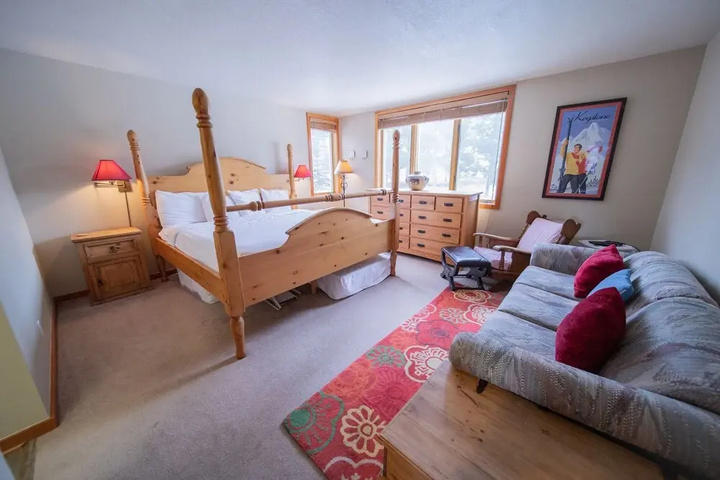 Room 4 of 22