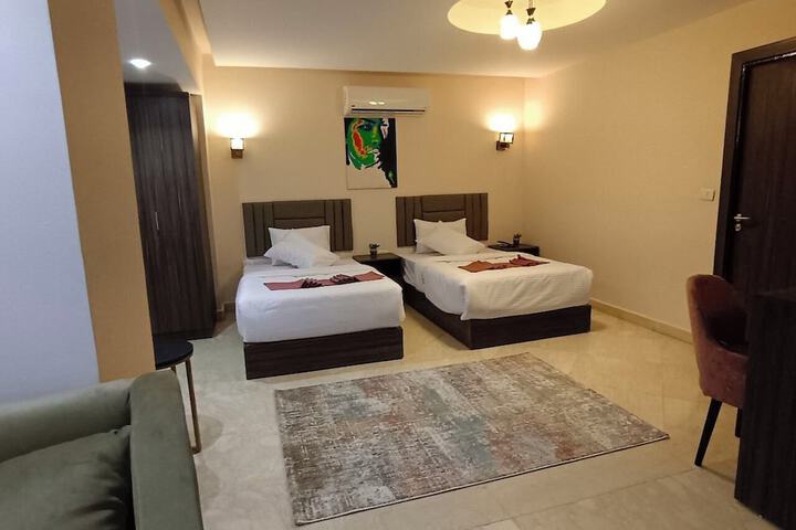 Room 42 of 125