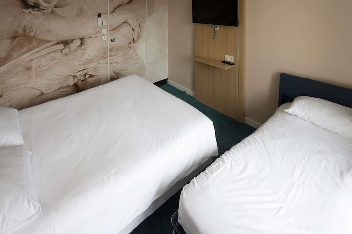 Room 17 of 59