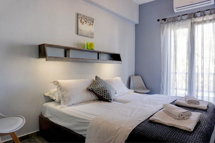 Room 4 of 25