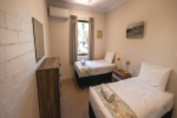 Room 253 of 348