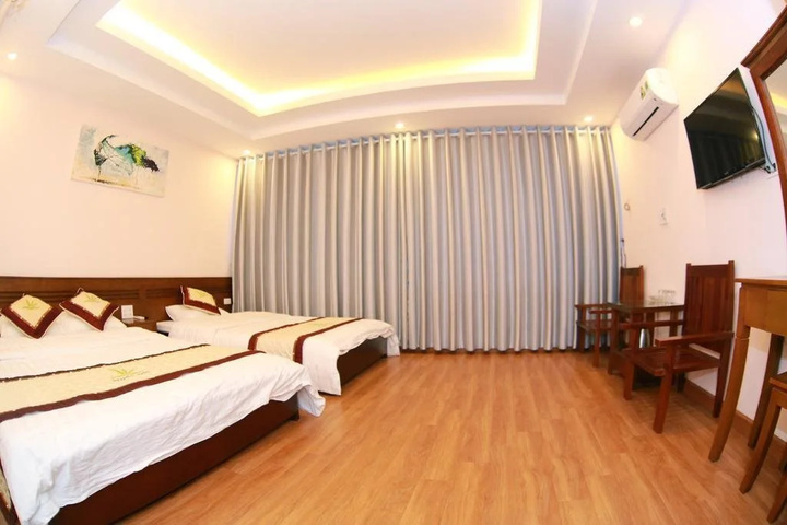 Room 4 of 13