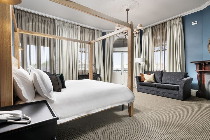 Room 7 of 42