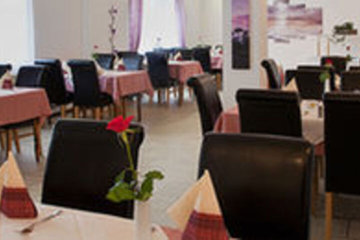 Dining 33 of 35