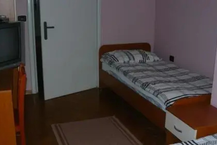 Room 3 of 5