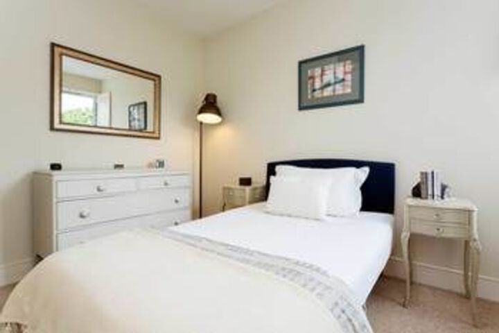 Room 14 of 30