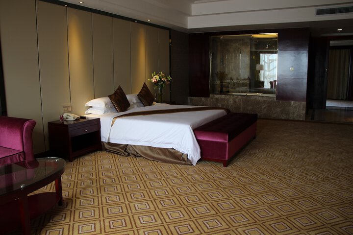 Room 36 of 46