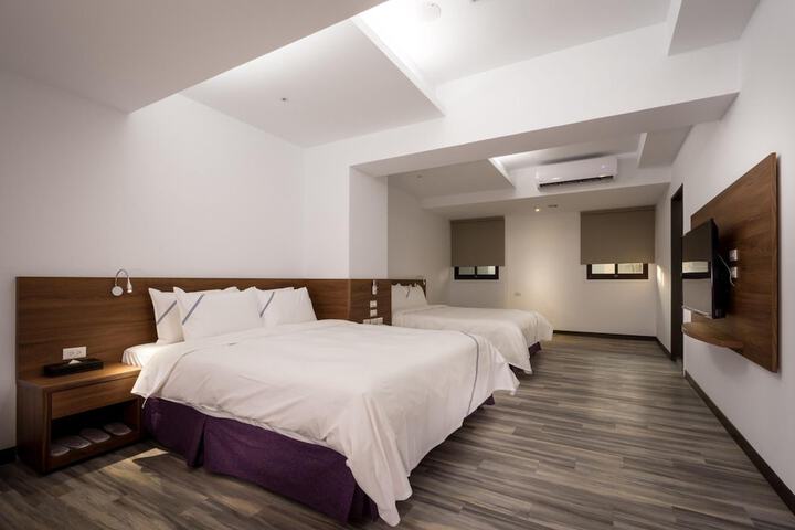 Room 16 of 34