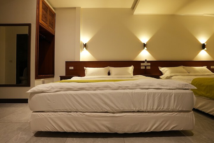 Room 8 of 37