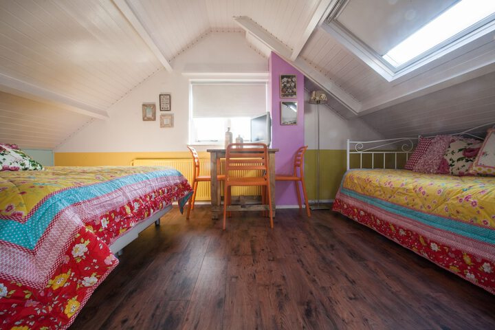 Room 10 of 42